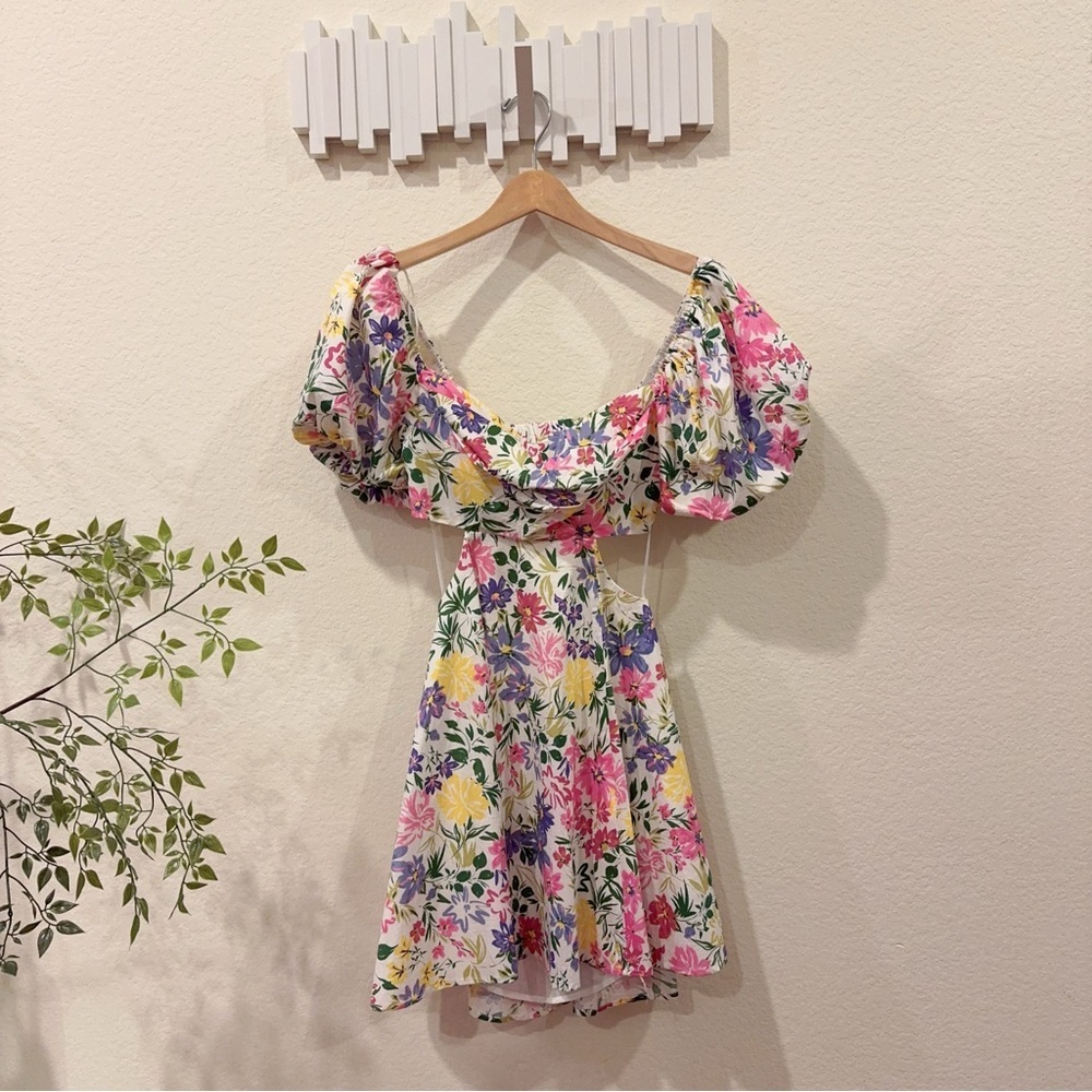 ASTR Clarita Cut Out Mini Dress in Pink Yellow Multi Floral Size Small NWT - Picture 4 of 13